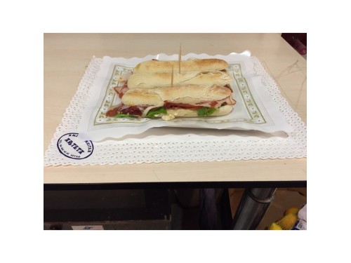 MINI bocata vegetal CON JAMON IBERICO-tomate,lechuga,huevo,mayonesa